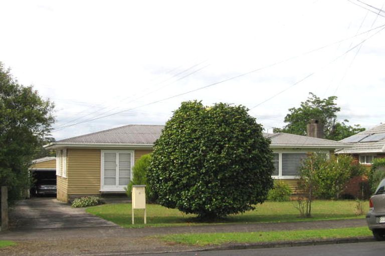 Photo of property in 11 Flanshaw Road, Te Atatu South, Auckland, 0610