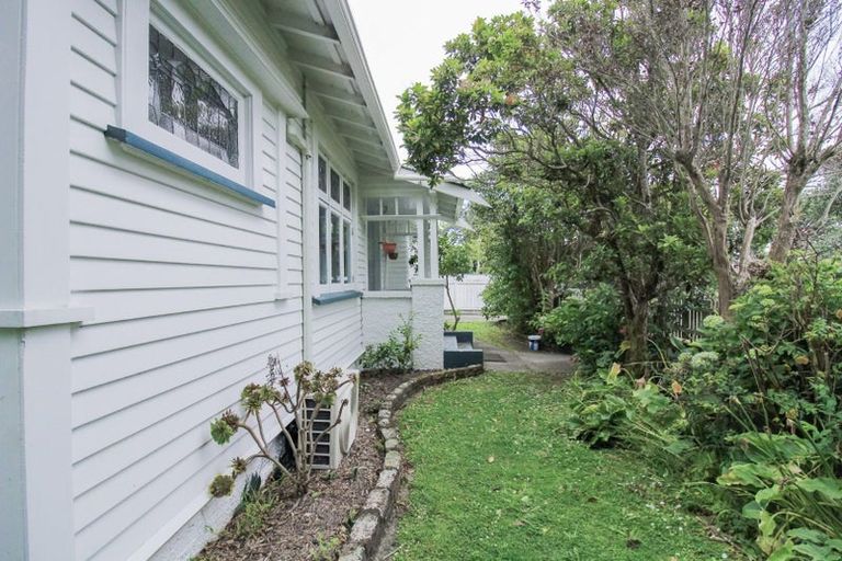 Photo of property in 34 Birdwood Road, Waterloo, Lower Hutt, 5011