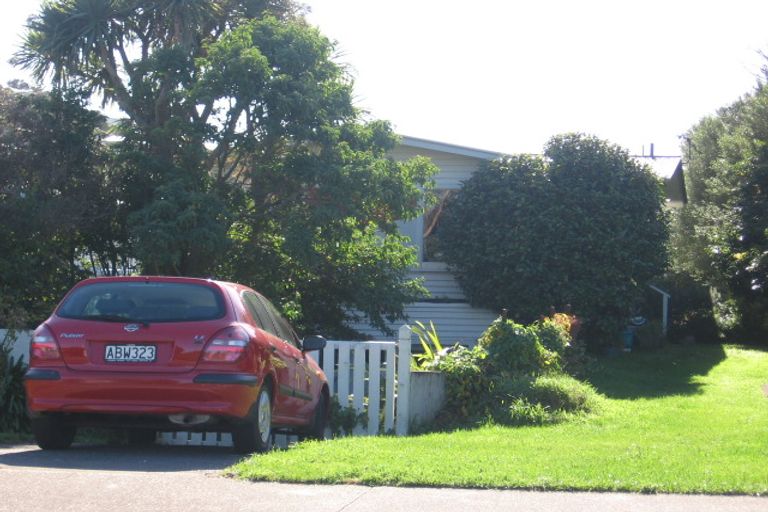 Photo of property in 2 Ironside Road, Johnsonville, Wellington, 6037