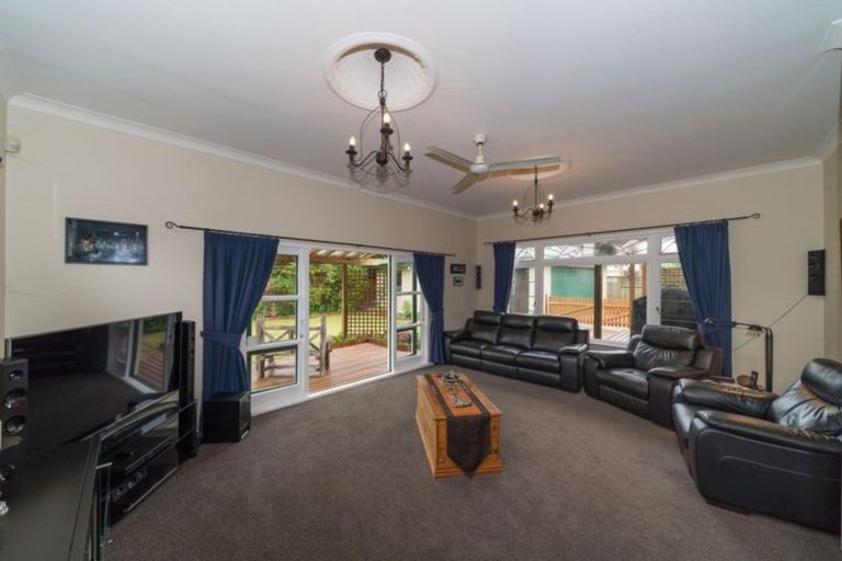 Photo of property in 31 Winston Avenue, Hokowhitu, Palmerston North, 4410