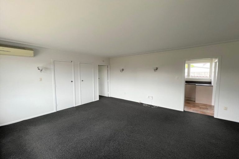 Photo of property in 1/2a Jennifer Place, Papatoetoe, Auckland, 2025