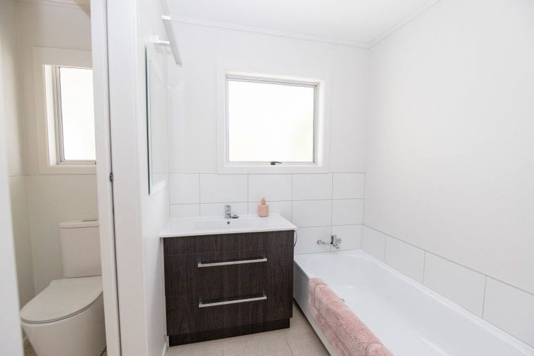 Photo of property in 11 Paul Drive, Ngatea, 3503