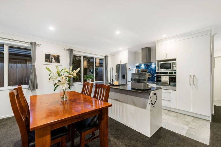 Photo of property in 16 Tomairangi Crescent, Pukekohe, 2120