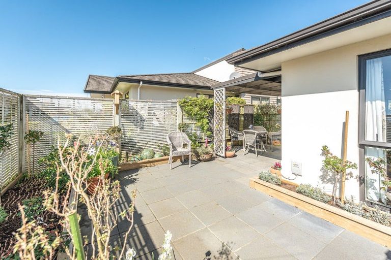 Photo of property in Caversham Park, 2/7 Caversham Road, Westmere, Whanganui, 4501