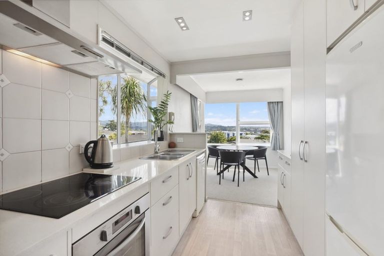 Photo of property in 43 Waitaki Street, Henderson, Auckland, 0612