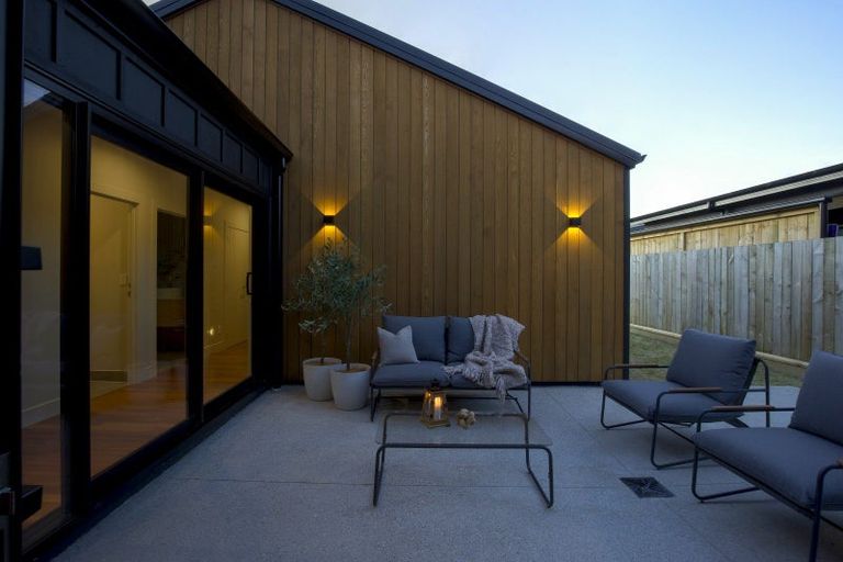 Photo of property in 48 Corriedale Road, Jacks Point, 9371