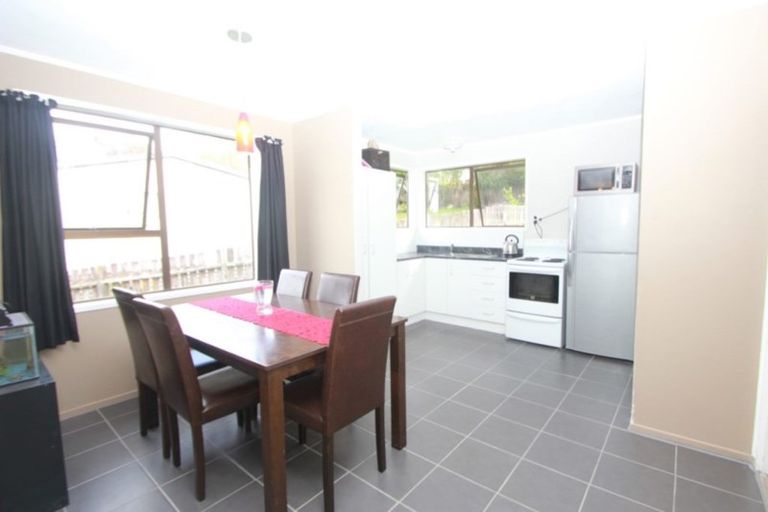 Photo of property in 25 Virgo Place, Glen Eden, Auckland, 0602