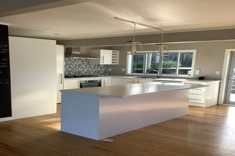 Photo of property in 2/21 Hythe Terrace, Mairangi Bay, Auckland, 0630