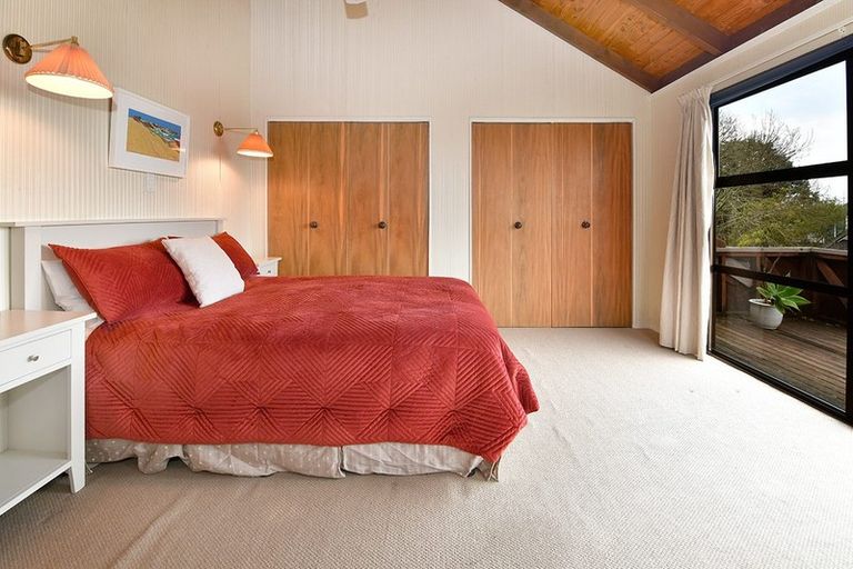 Photo of property in 11 Tatyana Place, Massey, Auckland, 0614