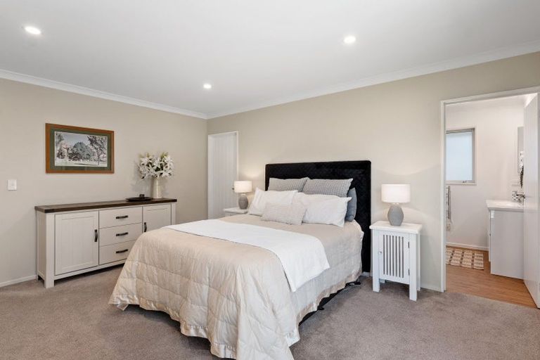 Photo of property in 42 Westpark Drive, Burnside, Christchurch, 8053