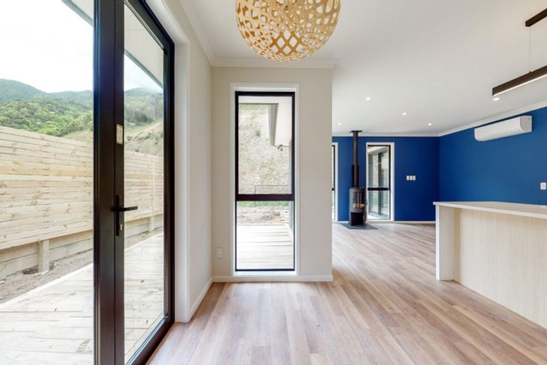 Photo of property in 122 Silverstream Road, Crofton Downs, Wellington, 6035