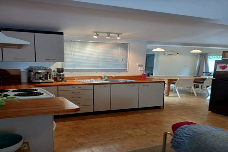 Photo of property in 4 Paremata Drive, Paremata, Porirua, 5024