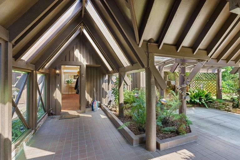 Photo of property in 9 Karaka Grove, Waikanae, 5036