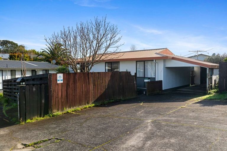 Photo of property in 2/76 Parrs Cross Road, Henderson, Auckland, 0612