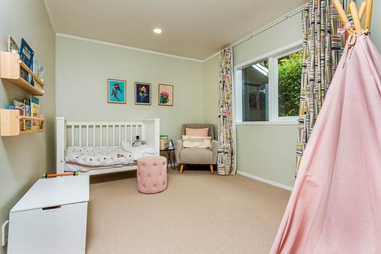 Photo of property in 54 Braemar Road, Castor Bay, Auckland, 0620