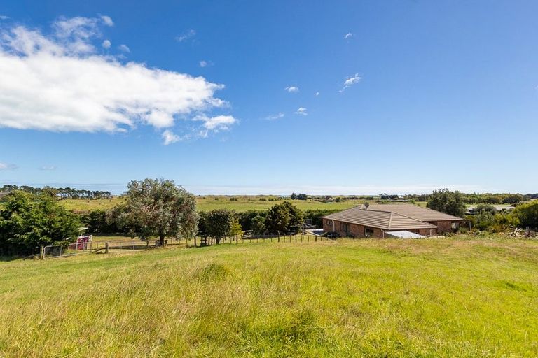 Photo of property in 159 Pukenamu Road, Te Horo, Otaki, 5581