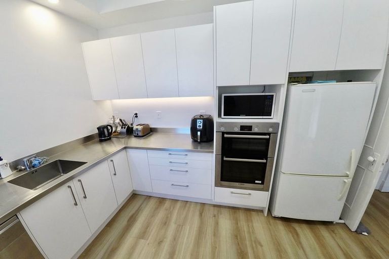 Photo of property in 41 Royal Terrace, Dunedin Central, Dunedin, 9016