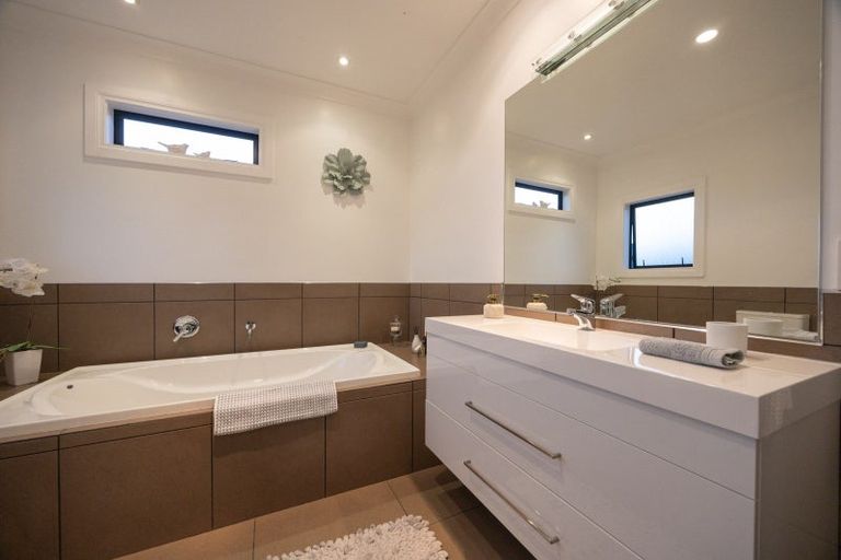 Photo of property in 31 Balmoral Drive, Terrace End, Palmerston North, 4410