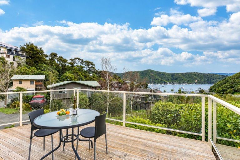 Photo of property in 22 Amelia Crescent, Waikawa, Picton, 7220
