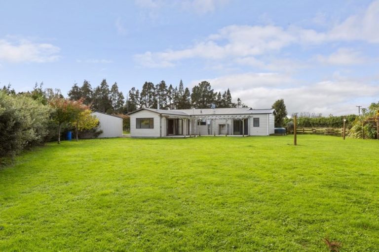 Photo of property in 554 Mountain Road, Lepperton, New Plymouth, 4373