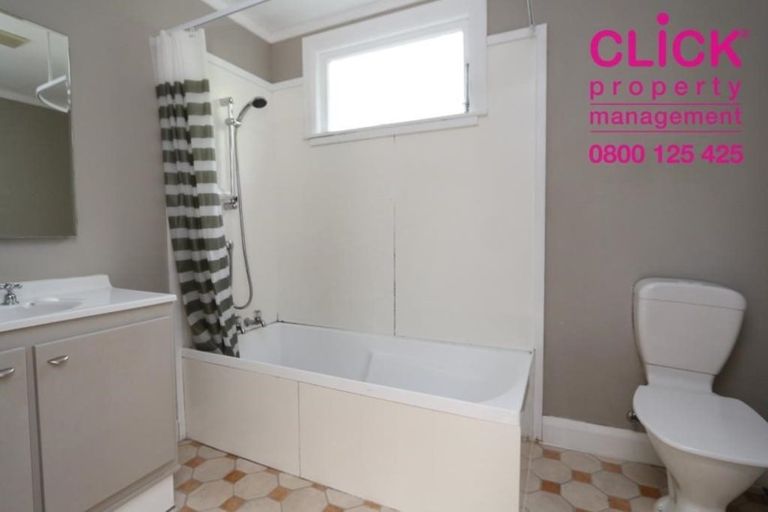 Photo of property in 12 Bewley Avenue, Macandrew Bay, Dunedin, 9014