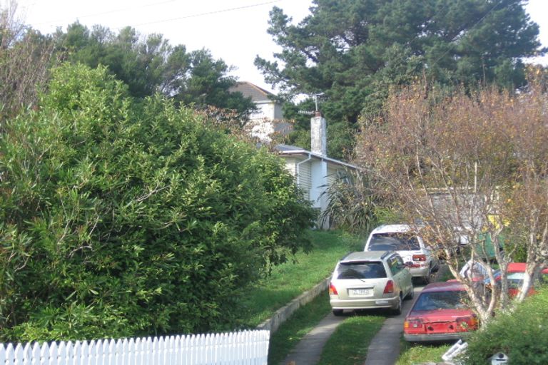 Photo of property in 19 Dorset Grove, Cannons Creek, Porirua, 5024