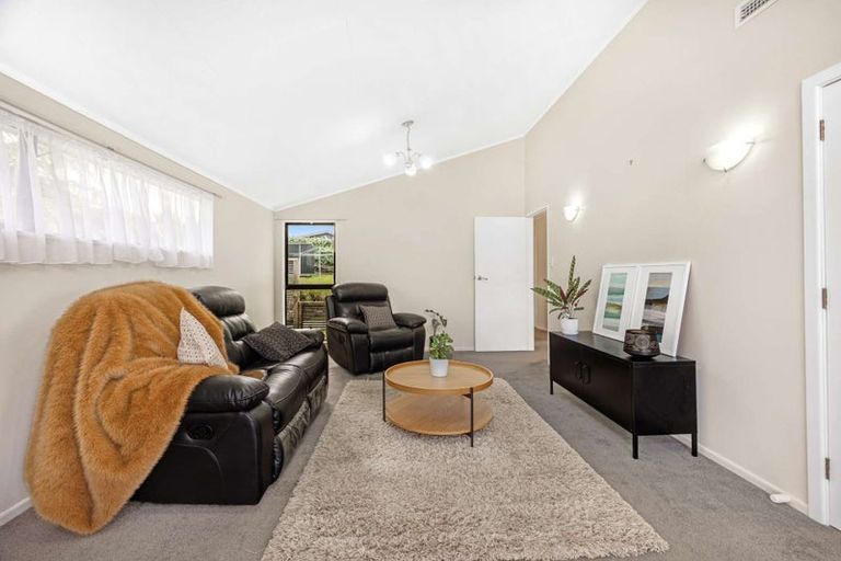 Photo of property in 142 Holborn Drive, Stokes Valley, Lower Hutt, 5019