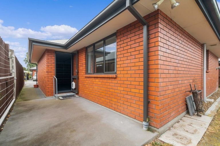 Photo of property in 520 Mairehau Road, Parklands, Christchurch, 8083