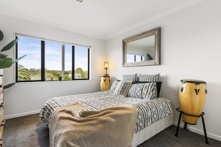 Photo of property in 14 Jenny Lane, Waiuku, 2123