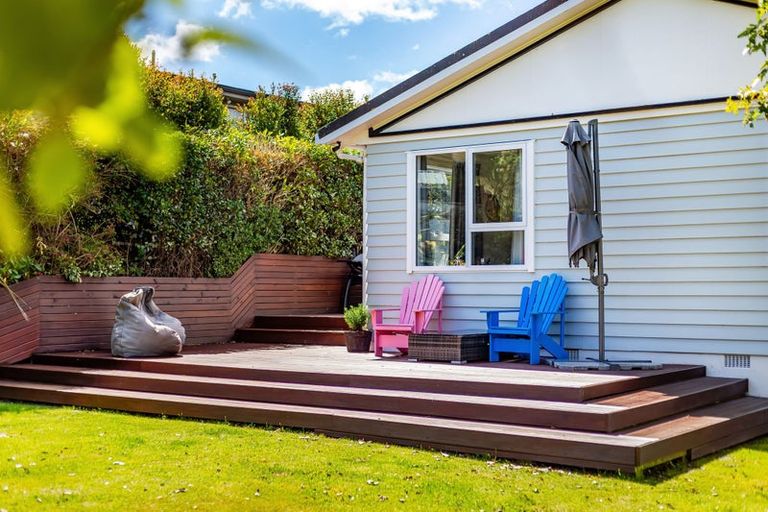 Photo of property in 118 Kahu Road, Paremata, Porirua, 5024