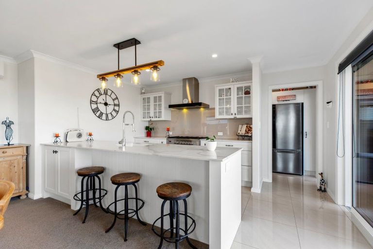 Photo of property in 9 Goldstone Place, Omokoroa, 3114