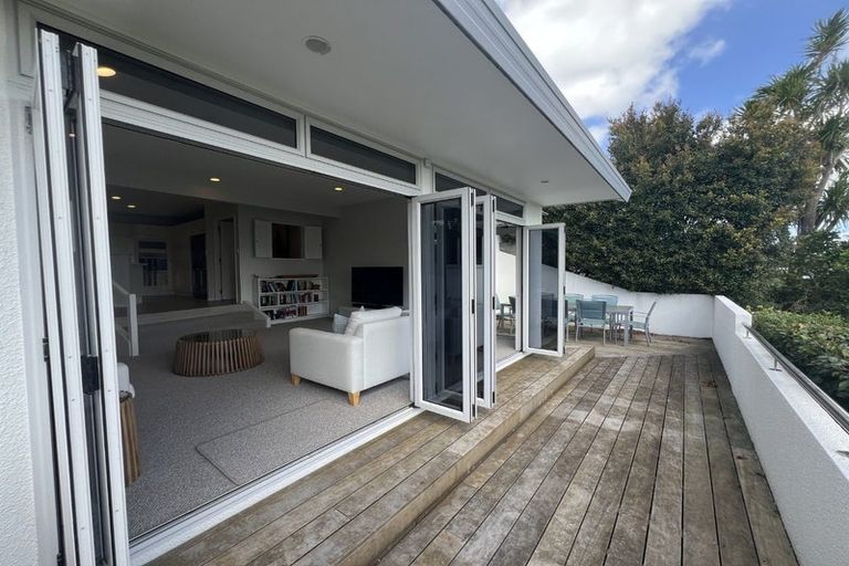 Photo of property in 17a Beach Road, Manly, Whangaparaoa, 0930
