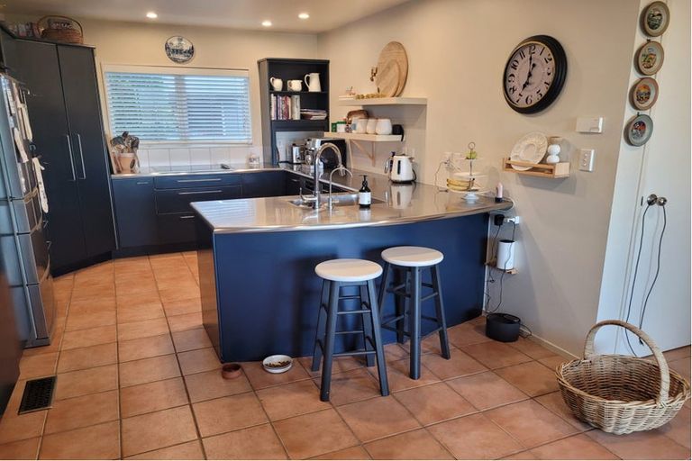 Photo of property in 2/11a Prospect Terrace, Milford, Auckland, 0620