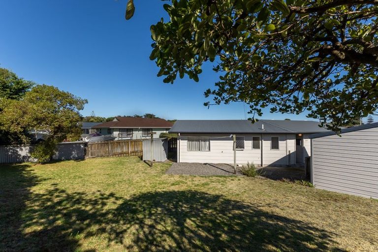 Photo of property in 10 Health Camp Road, Otaki Beach, Otaki, 5512