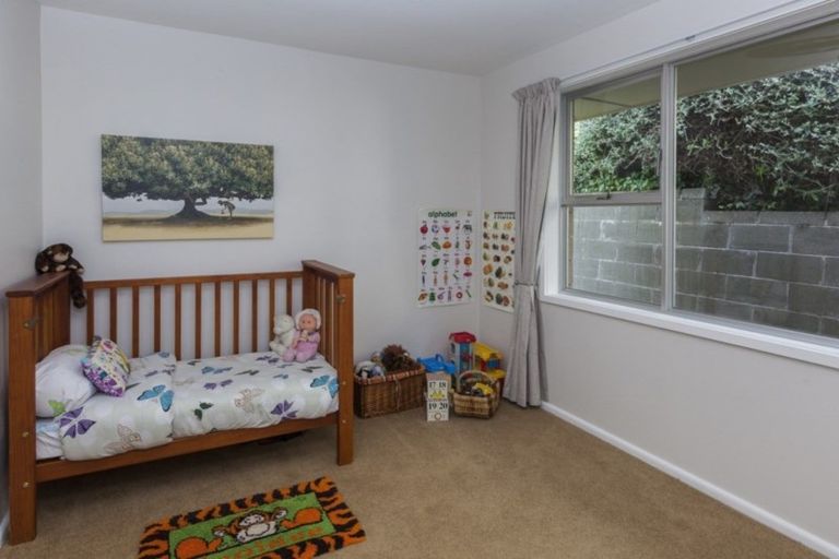 Photo of property in 13 Roseneath Place, Cashmere, Christchurch, 8022