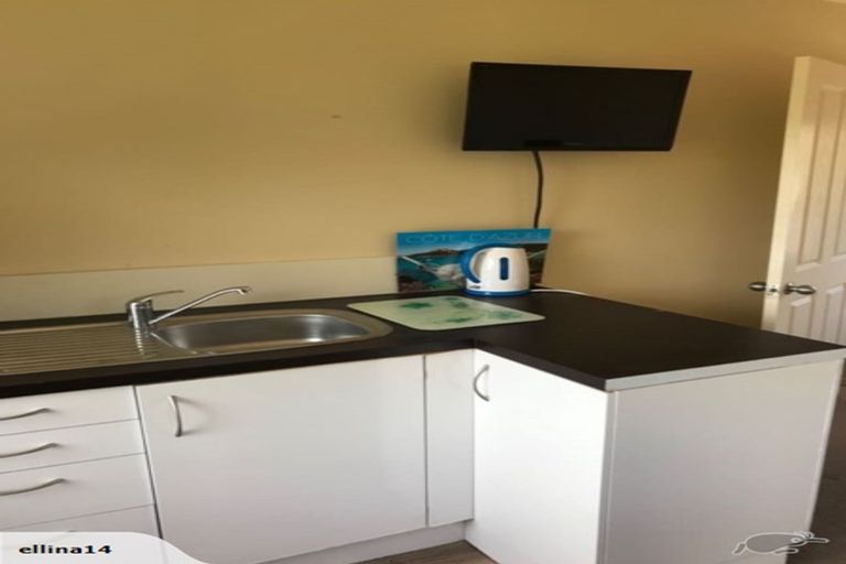 Photo of property in 1/46a Blakeborough Drive, Forrest Hill, Auckland, 0620