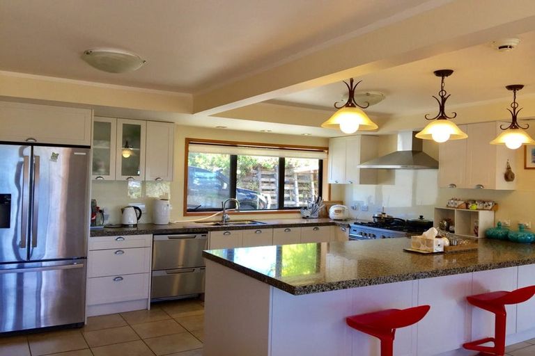 Photo of property in 307 Kaipara Road, Papakura, 2582