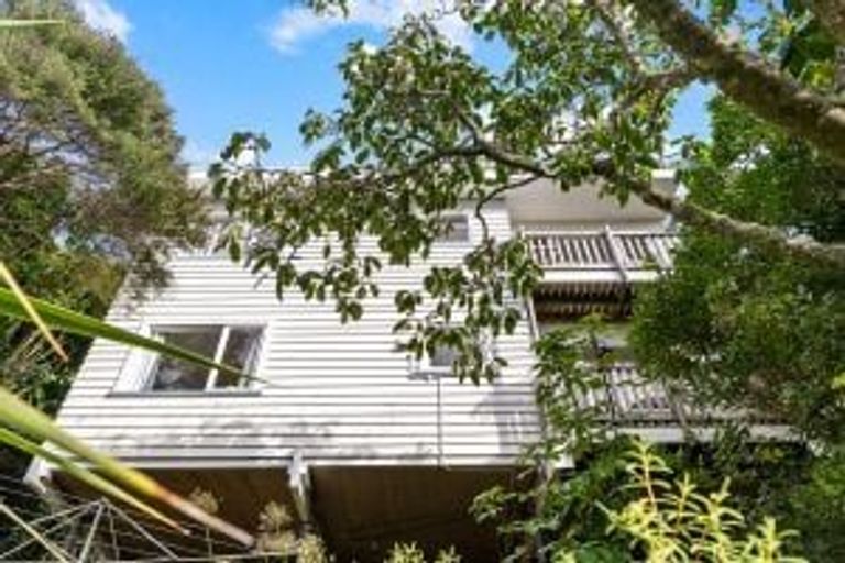 Photo of property in 47b Huntingdon Street, Northland, Wellington, 6012