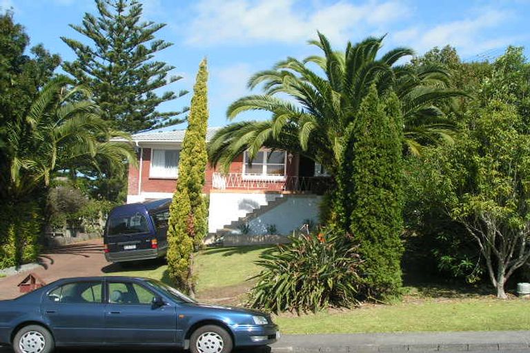 Photo of property in 8 Regal Place, Forrest Hill, Auckland, 0620