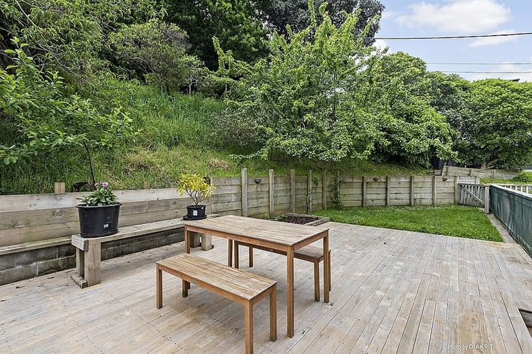 Photo of property in 11 Melrose Crescent, Melrose, Wellington, 6023