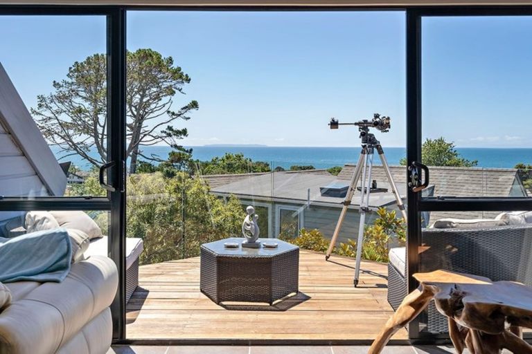 Photo of property in 15 Park Rise, Campbells Bay, Auckland, 0630