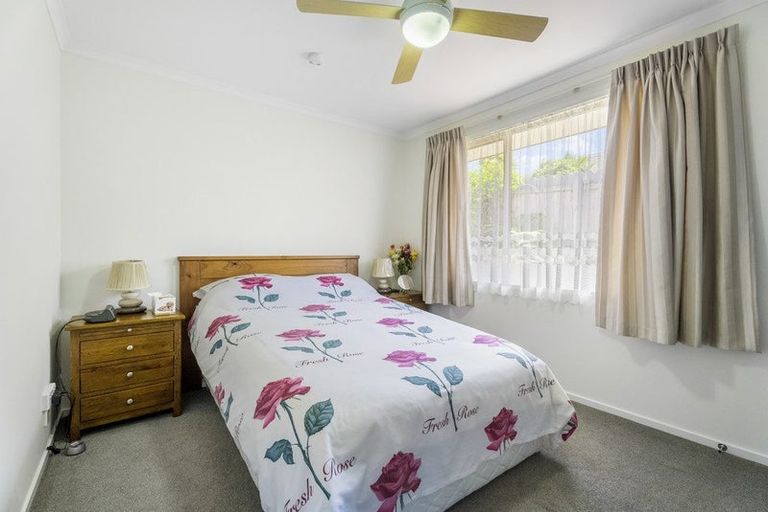 Photo of property in 1/22 Ellenbury Place, Stanmore Bay, Whangaparaoa, 0932