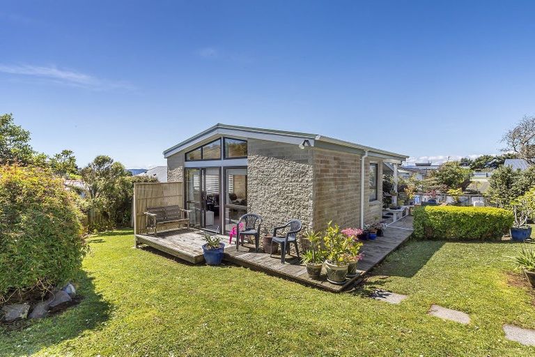 Photo of property in 166 Mitchell Street, Brooklyn, Wellington, 6021