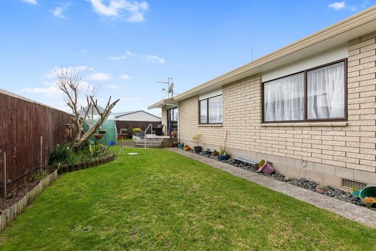 Photo of property in 12c Redditch Place, Papamoa Beach, Papamoa, 3118