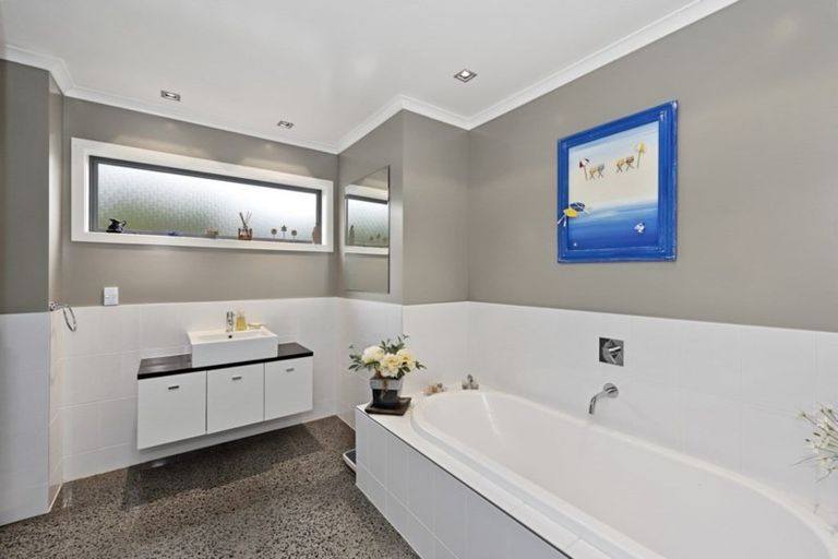 Photo of property in 56 Palliser Drive, Huntington, Hamilton, 3210