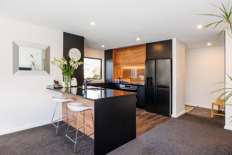 Photo of property in 21b Stewart Crescent, Hokowhitu, Palmerston North, 4410