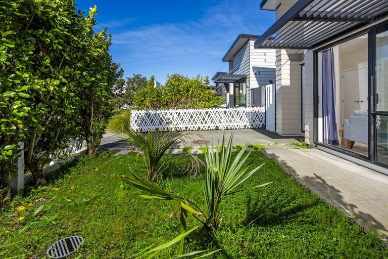 Photo of property in 10 Grey Warbler Road, Hobsonville, Auckland, 0616