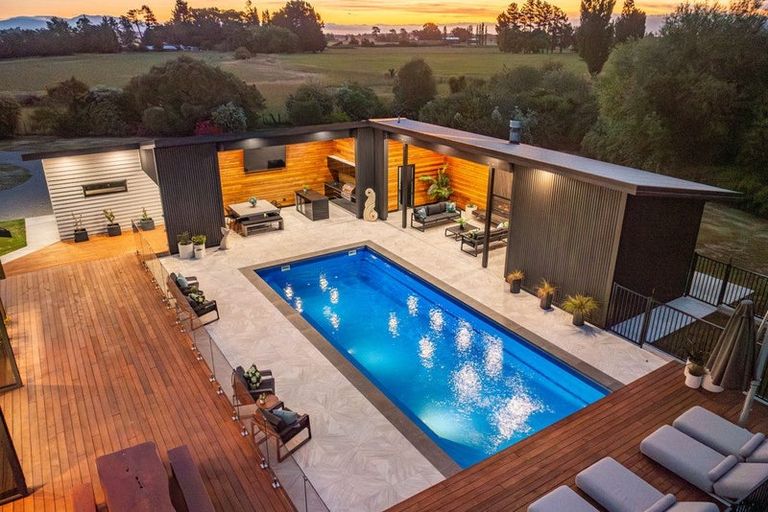 Photo of property in 210 Wards Line, Morison Bush, Greytown, 5794