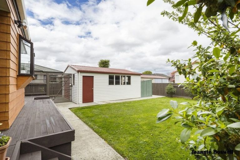 Photo of property in 41 Dalfield Place, Highbury, Palmerston North, 4412