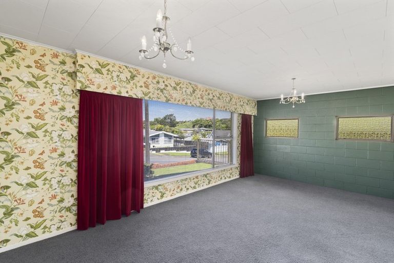 Photo of property in 102 Awanui Street, Merrilands, New Plymouth, 4312